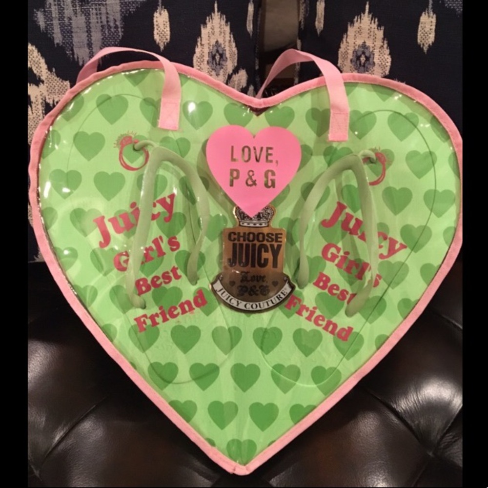 NEW Juicy Couture green flipflops punchout heart